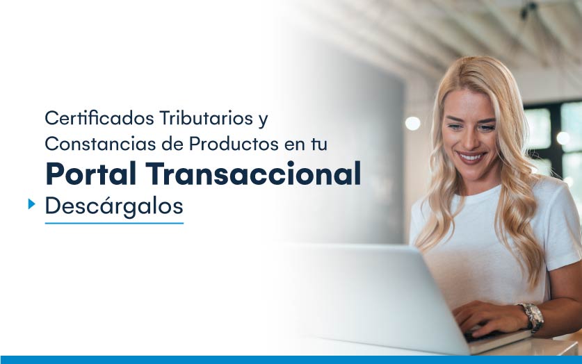 Mujer usando el portal transaccional desde su computadora